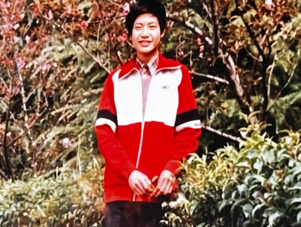 A picture of Lei Jun in his first year of college